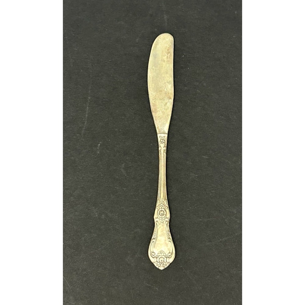 Vintage Butter Knife Spreader Silver Plate Floral Motif 6" L Elegant Retro Party